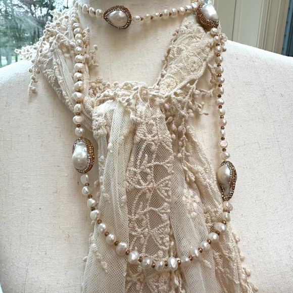 Sprig NWOT Freshwater Pearl Long Necklace and Bracelet w/ crystals and beads🤩 - Picture 2 of 11